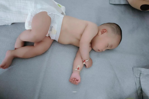 盱眙怀孕多久会显肚子